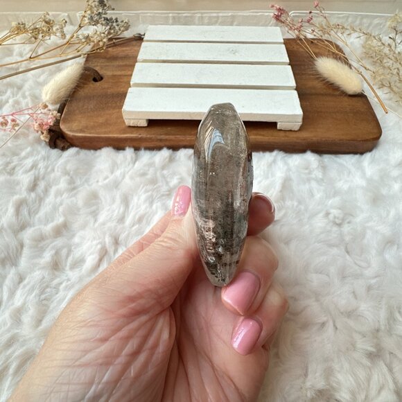 Garden Quartz Lodalite Heart Carving - Picture 4 of 7